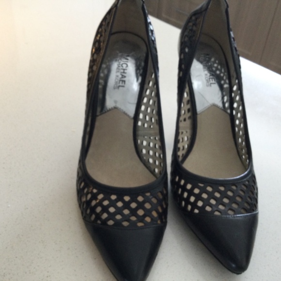 Near New Gorgeous Black Michael Kors High Heels - Picture 7 of 11